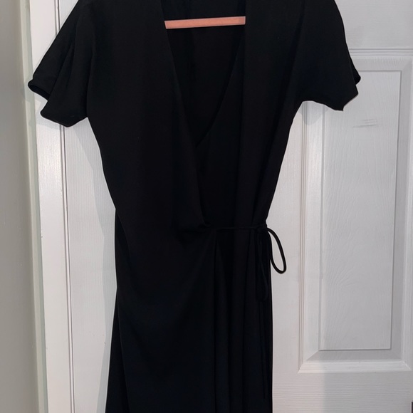 Babaton Aritzia Wrap Dress in Black size Xs - Picture 3 of 4